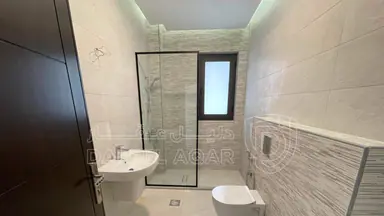 شقة - ام السماق الجنوبي  - 180000 دأ